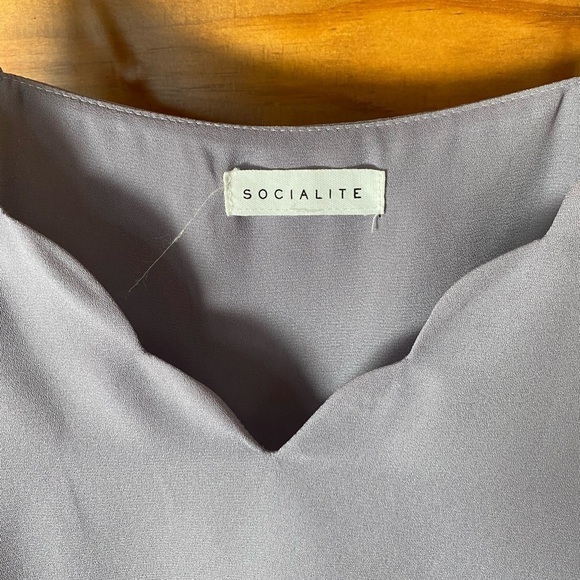 Like New Socialite Scallop Cami Tank in Dusty Lavender - Picture 5 of 8